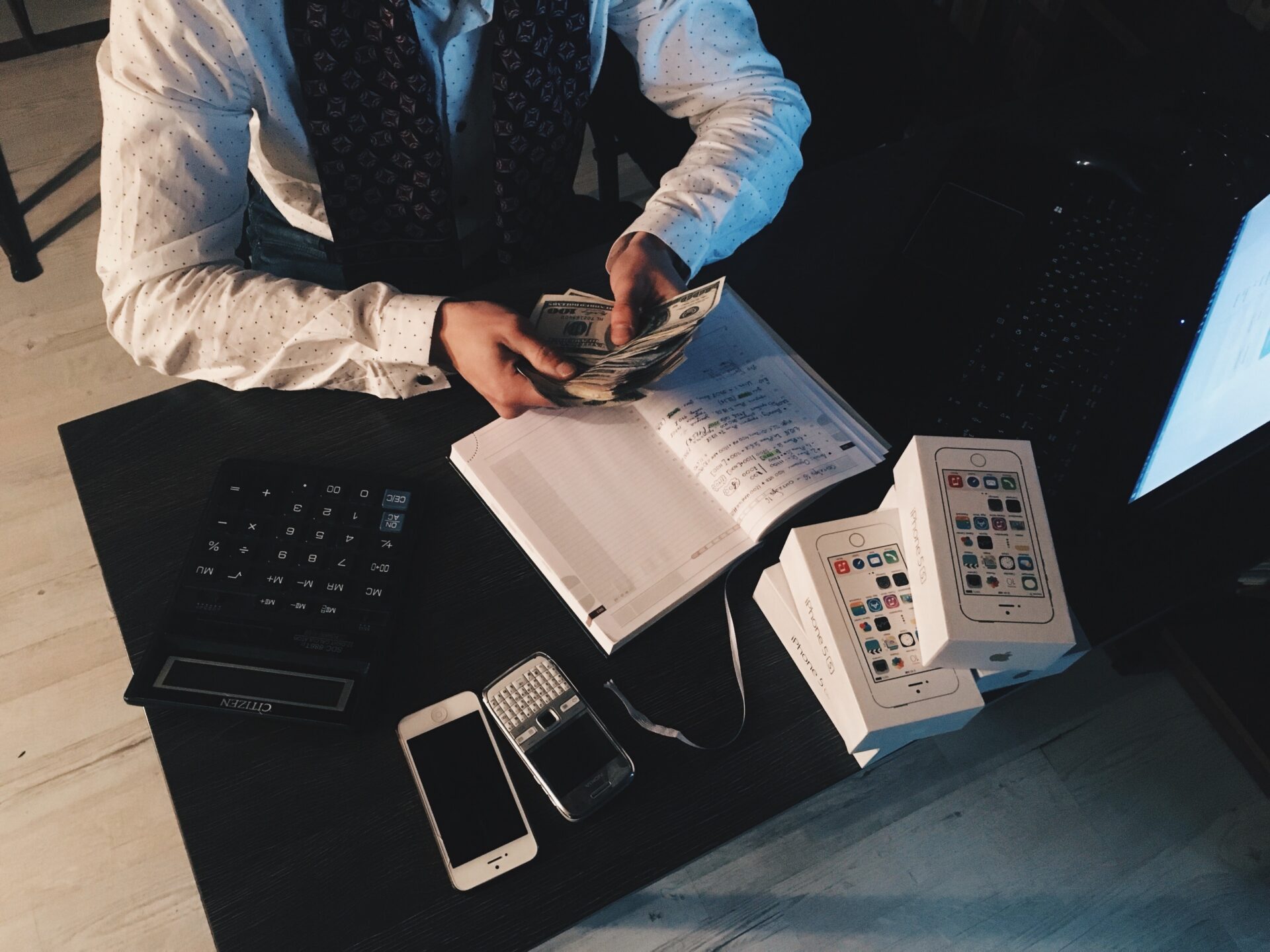 How an Accountant Can Save You Money